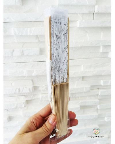 Eventail bois dentelle